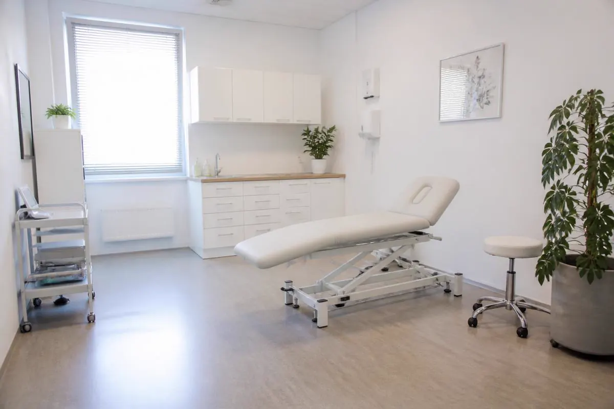 reinigungsdienst-wien.at – Behandlungsraum nach der Unterhaltsreinigung in Wien, Donaustadt, Mödling und Niederösterreich